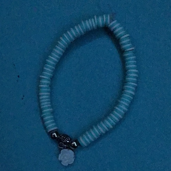 Teal flower - Picture 1 of 1